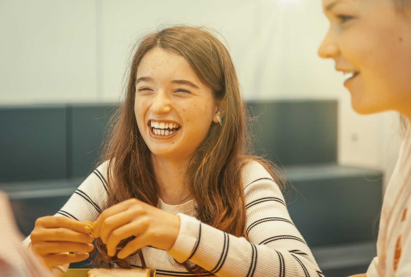 Leerlingen samen in een sociaal moment